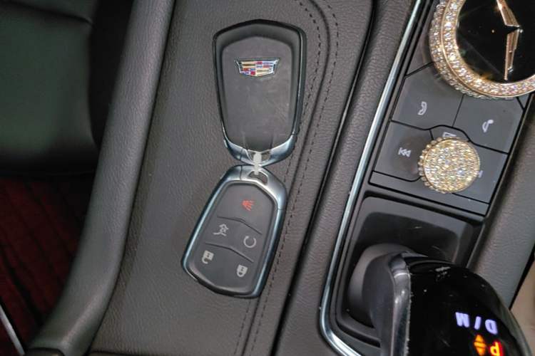Used Cadillac XT5 2022 2.0T Two-Wheel Drive Luxury Version Vehicle Key
