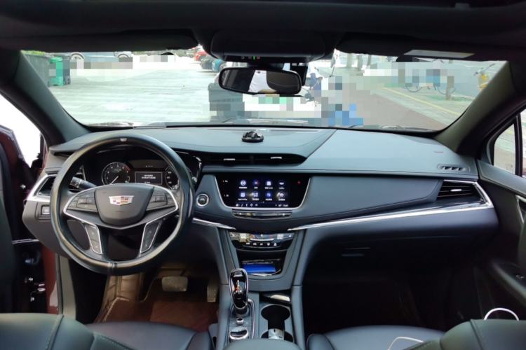Used Cadillac XT5 2022 2.0T Two-Wheel Drive Luxury Version Center Console