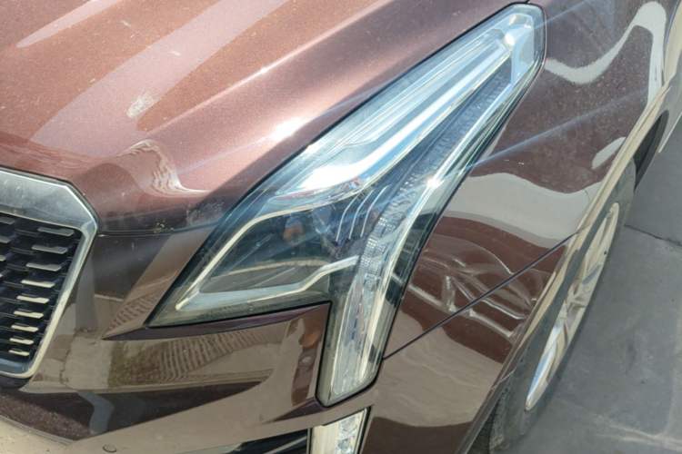 Used Cadillac XT5 2022 2.0T Two-Wheel Drive Luxury Version Left Front Headlight