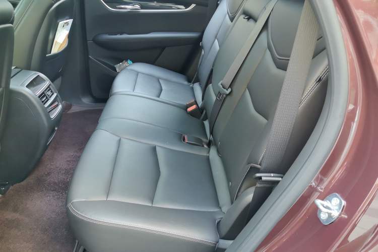 Used Cadillac XT5 2022 2.0T Two-Wheel Drive Luxury Version Left Rear Seat