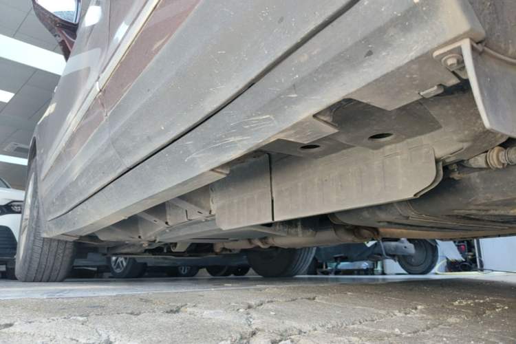 Used Cadillac XT5 2022 2.0T Two-Wheel Drive Luxury Version Left Side Sill