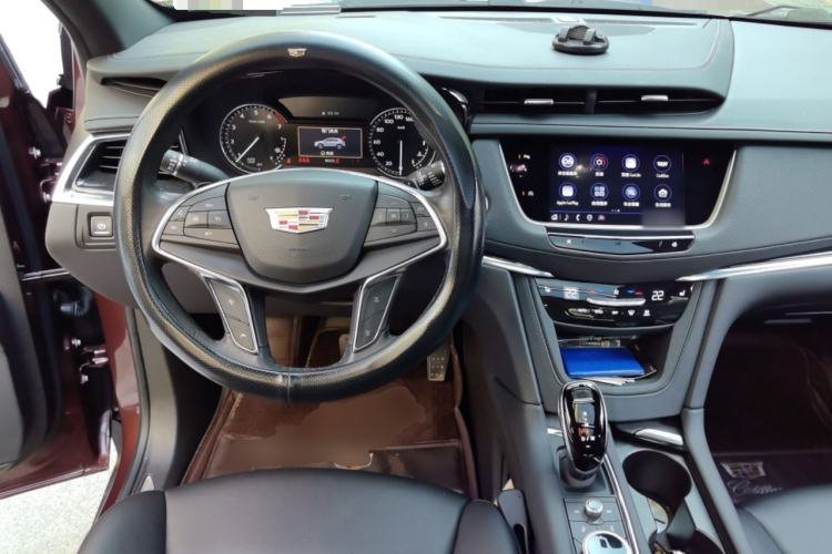 Used Cadillac XT5 2022 2.0T Two-Wheel Drive Luxury Version Steering Wheel