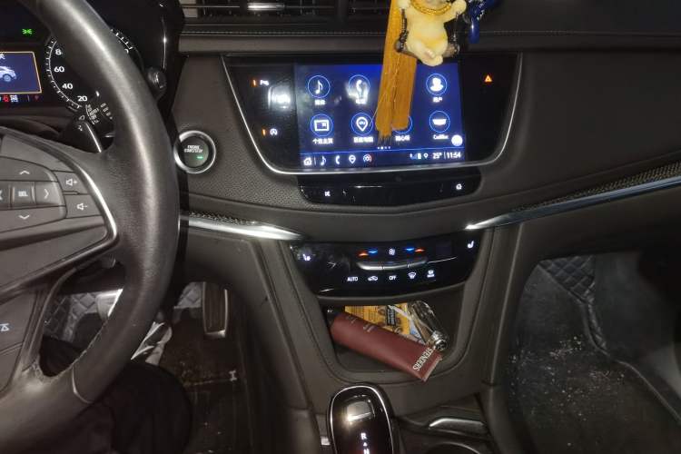 Used Cadillac XT5 2022 2.0T Four-Wheel Drive Luxury Version (Hummingbird Edition) Audio And AC Panel