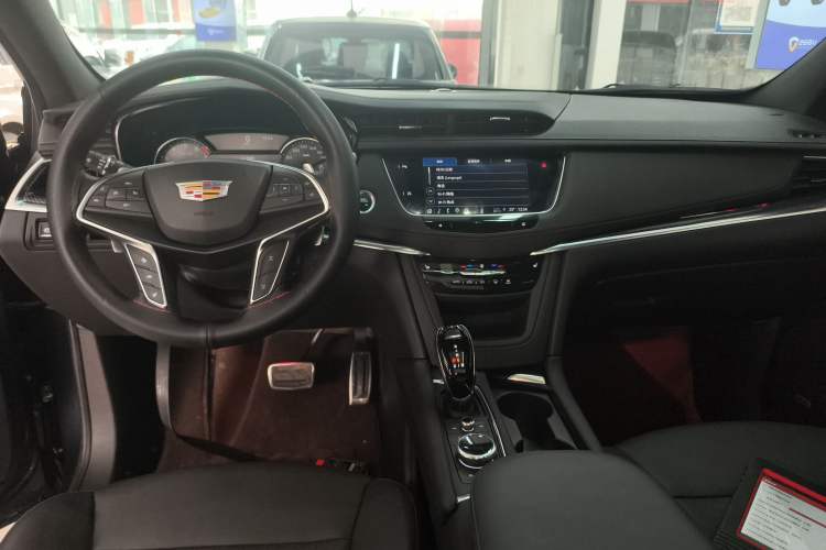 Used Cadillac XT5 2022 2.0T Four-Wheel Drive Luxury Version (Hummingbird Edition) Center Console