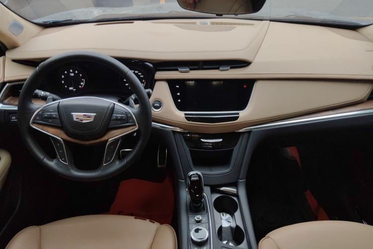 Used Cadillac XT5 2022 2.0T Four-Wheel Drive Platinum Edition Center Console