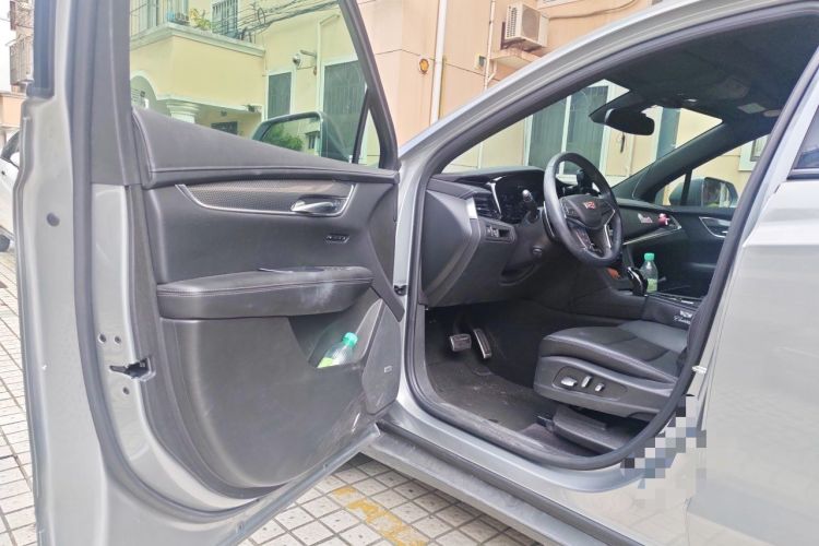 Used Cadillac XT5 2022 2.0T Four-Wheel Drive Luxury Version (Hummingbird Edition) Driver Seat