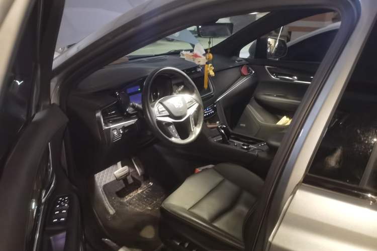 Used Cadillac XT5 2022 2.0T Four-Wheel Drive Luxury Version (Hummingbird Edition) Driver Seat