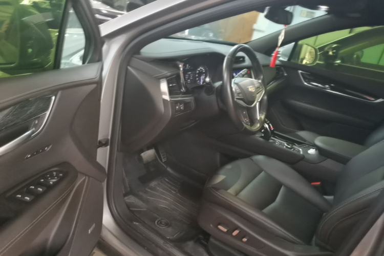 Used Cadillac XT5 2022 2.0T Two-Wheel Drive Luxury Version Driver Seat