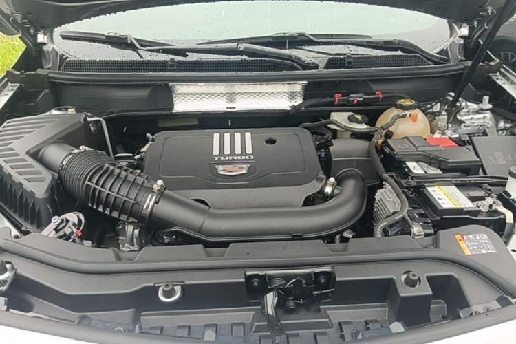Used Cadillac XT5 2022 2.0T Four-Wheel Drive Luxury Version (Hummingbird Edition) Engine Bay