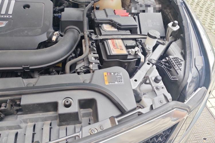 Used Cadillac XT5 2022 2.0T Four-Wheel Drive Luxury Version (Hummingbird Edition) Engine Bay Left
