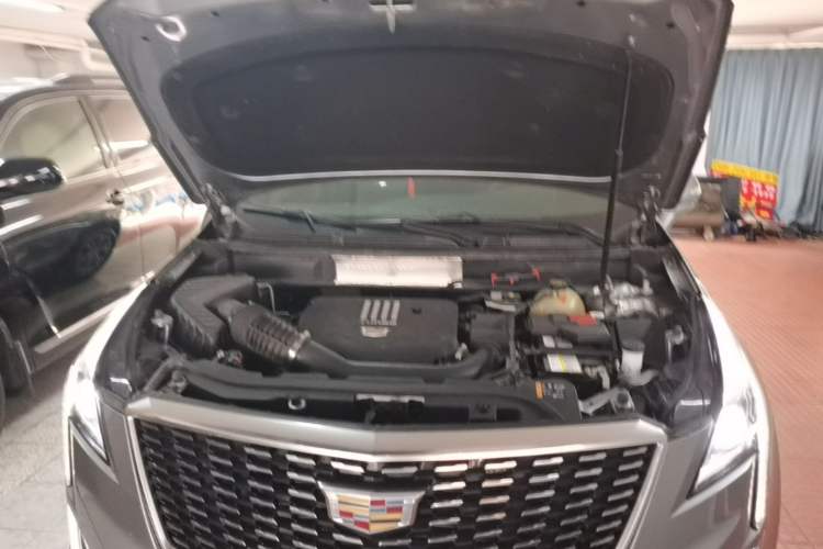 Used Cadillac XT5 2022 2.0T Two-Wheel Drive Luxury Version Engine Bay