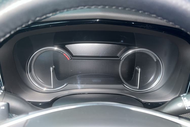 Used Cadillac XT5 2022 2.0T Four-Wheel Drive Luxury Version (Hummingbird Edition) Instrument Cluster
