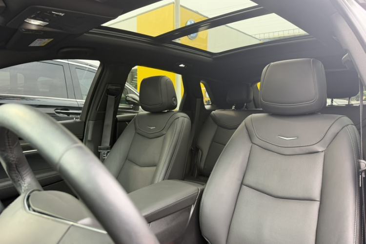 Used Cadillac XT5 2022 2.0T Four-Wheel Drive Luxury Version (Hummingbird Edition) Interior 2