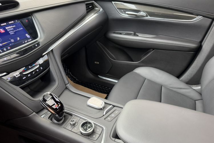 Used Cadillac XT5 2022 2.0T Four-Wheel Drive Luxury Version (Hummingbird Edition) Interior 5