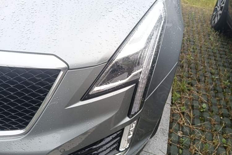 Used Cadillac XT5 2022 2.0T Four-Wheel Drive Luxury Version (Hummingbird Edition) Left Front Headlight