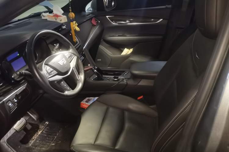 Used Cadillac XT5 2022 2.0T Four-Wheel Drive Luxury Version (Hummingbird Edition) Left Front Seat