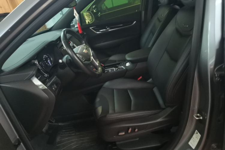 Used Cadillac XT5 2022 2.0T Two-Wheel Drive Luxury Version Left Front Seat