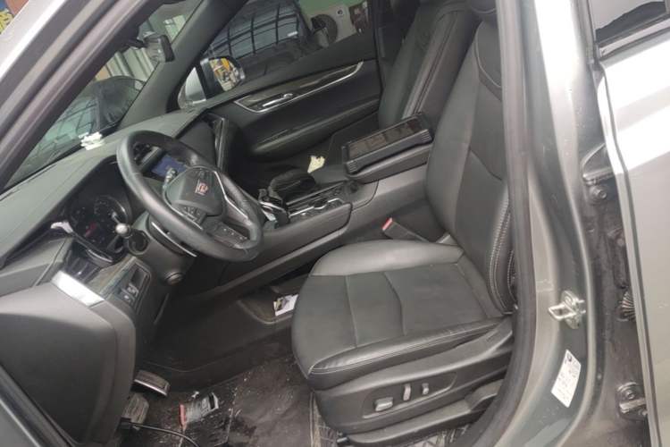 Used Cadillac XT5 2022 2.0T Four-Wheel Drive Luxury Version (Hummingbird Edition) Left Front Seat