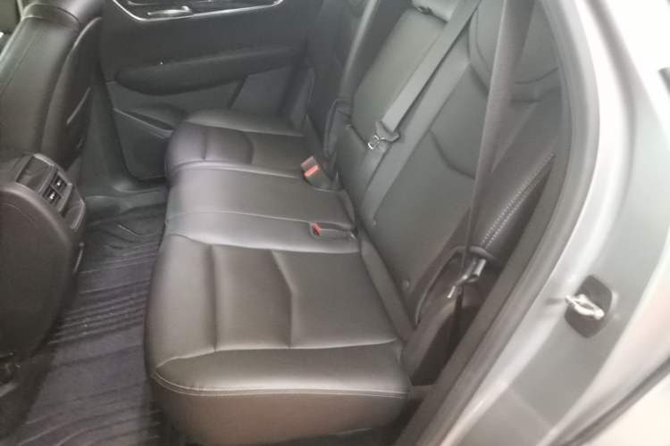 Used Cadillac XT5 2022 2.0T Two-Wheel Drive Luxury Version Left Rear Seat