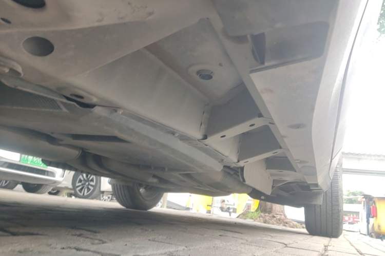 Used Cadillac XT5 2022 2.0T Four-Wheel Drive Luxury Version (Hummingbird Edition) Left Side Sill