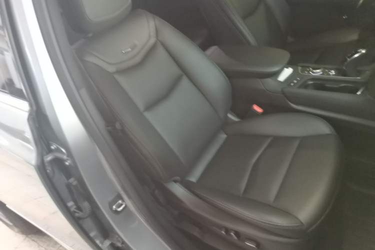 Used Cadillac XT5 2022 2.0T Two-Wheel Drive Luxury Version Right Front Seat