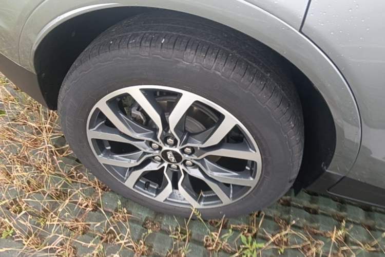 Used Cadillac XT5 2022 2.0T Four-Wheel Drive Luxury Version (Hummingbird Edition) Right Rear Wheel Hub