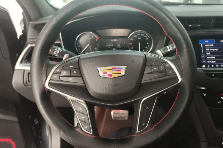 Used Cadillac XT5 2022 2.0T Four-Wheel Drive Luxury Version (Hummingbird Edition) Steering Wheel