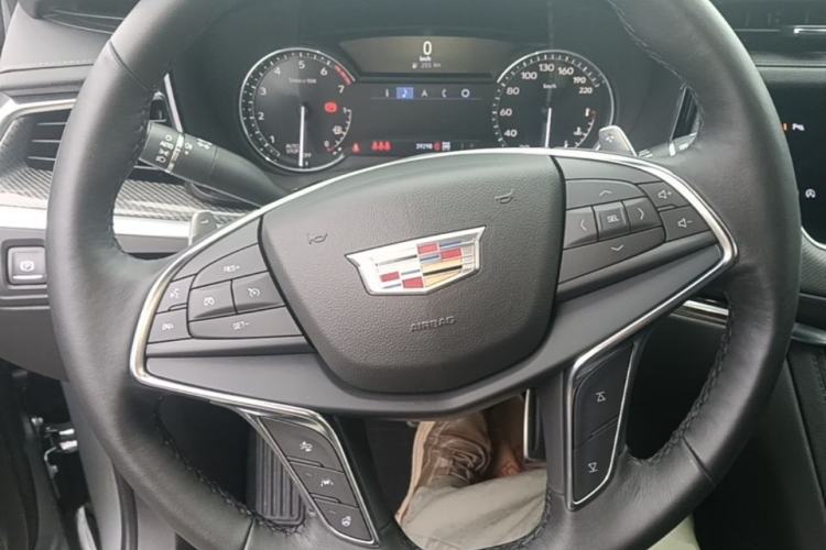 Used Cadillac XT5 2022 2.0T Four-Wheel Drive Luxury Version (Hummingbird Edition) Steering Wheel