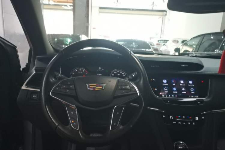 Used Cadillac XT5 2022 2.0T Two-Wheel Drive Luxury Version Steering Wheel