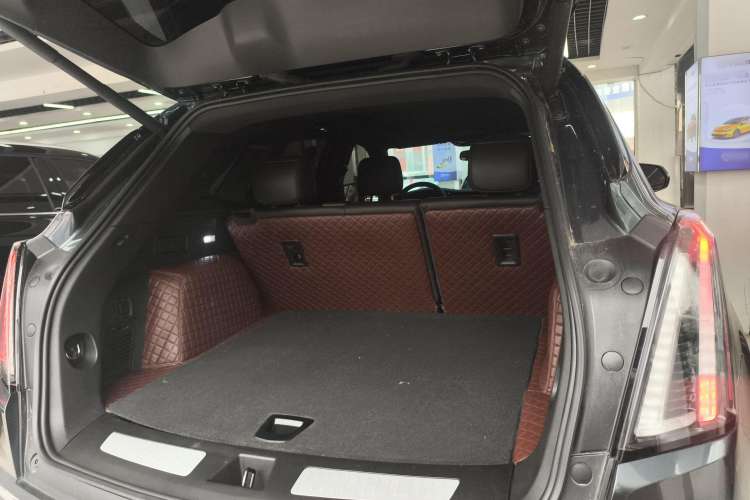Used Cadillac XT5 2022 2.0T Four-Wheel Drive Luxury Version (Hummingbird Edition) Trunk