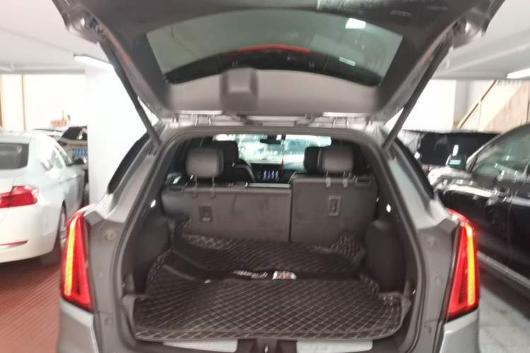 Used Cadillac XT5 2022 2.0T Two-Wheel Drive Luxury Version Trunk