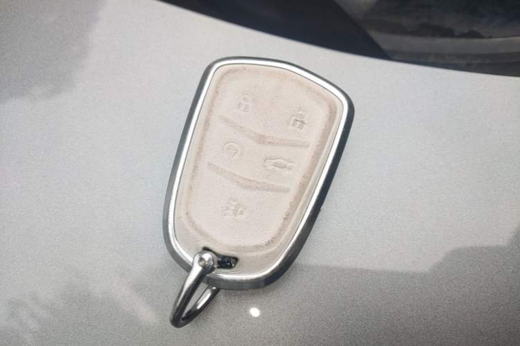 Used Cadillac XT5 2022 2.0T Four-Wheel Drive Luxury Version (Hummingbird Edition) Vehicle Key
