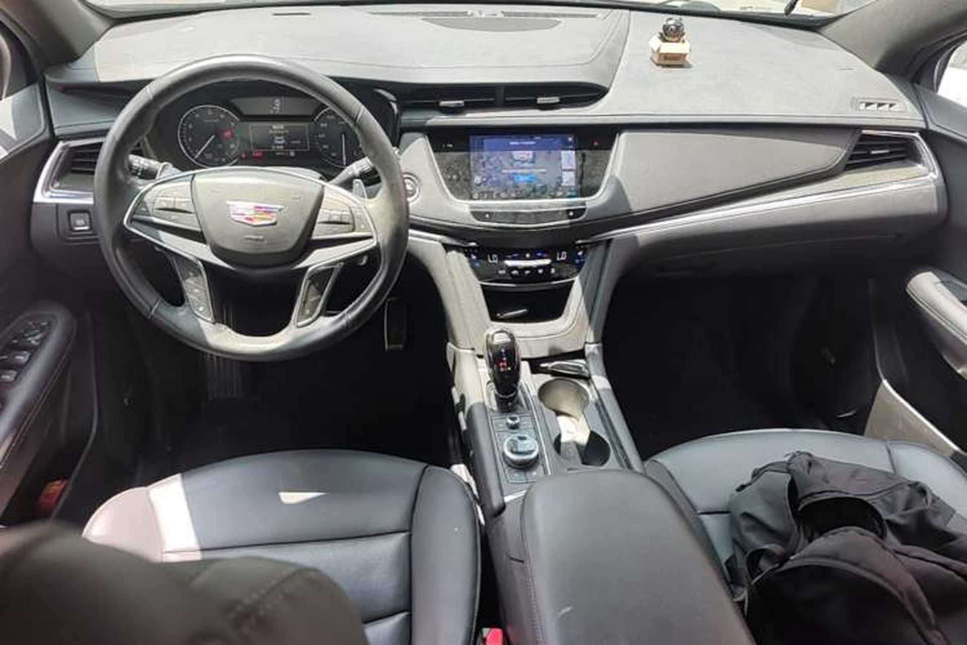 Used Cadillac XT5 2022 2.0T Four-Wheel Drive Premium Edition Center Console