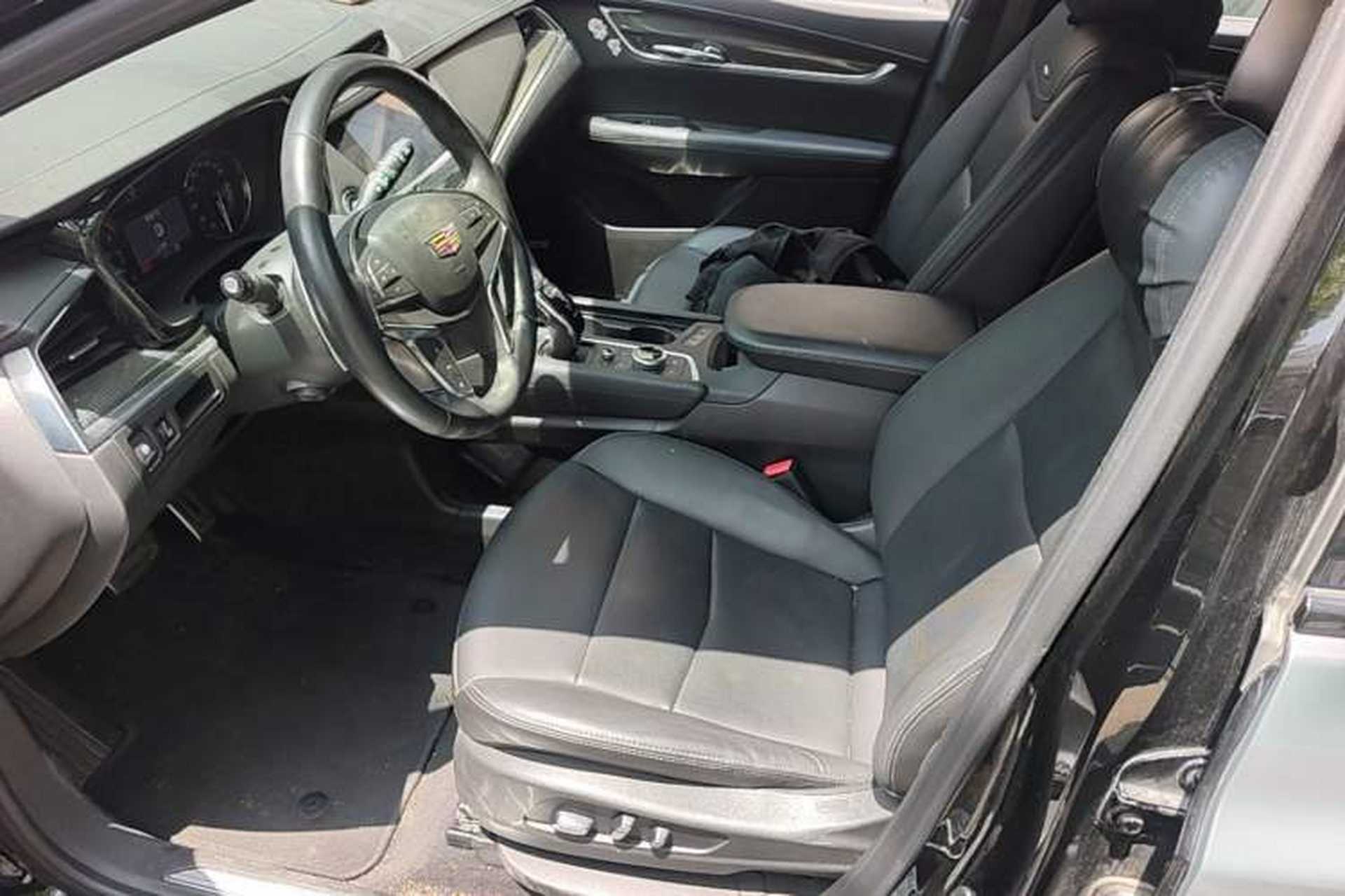 Used Cadillac XT5 2022 2.0T Four-Wheel Drive Premium Edition Left Front Seat