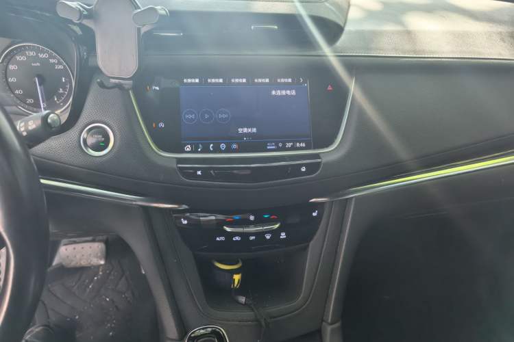 Used Cadillac XT5 2022 2.0T Two-Wheel Drive Luxury Version Audio And AC Panel