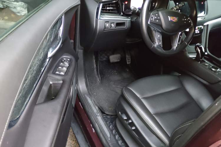 Used Cadillac XT5 2022 2.0T Two-Wheel Drive Luxury Version Driver Seat