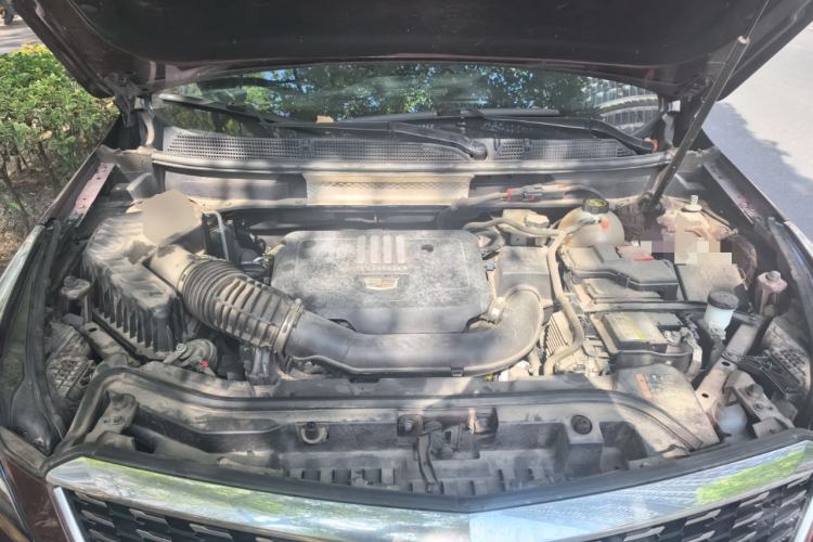 Used Cadillac XT5 2022 2.0T Two-Wheel Drive Luxury Version Engine Bay