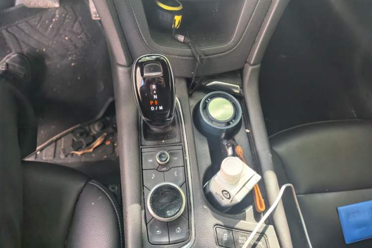 Used Cadillac XT5 2022 2.0T Two-Wheel Drive Luxury Version Gear Lever