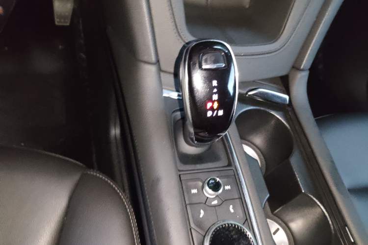 Used Cadillac XT5 2022 2.0T Two-Wheel Drive Luxury Version Gear Lever