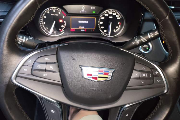 Used Cadillac XT5 2022 2.0T Two-Wheel Drive Luxury Version Instrument Cluster