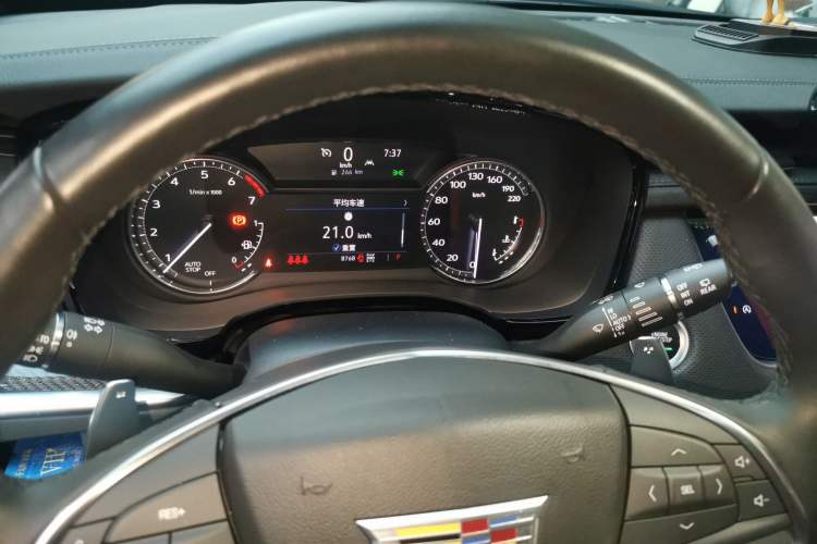 Used Cadillac XT5 2022 2.0T Four-Wheel Drive Luxury Version (Hummingbird Edition) Instrument Cluster