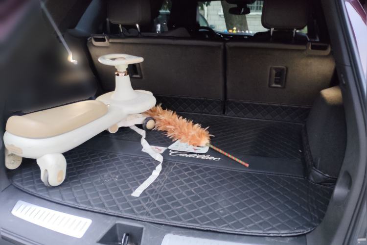 Used Cadillac XT5 2022 2.0T Two-Wheel Drive Luxury Version Trunk