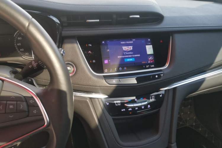 Used Cadillac XT5 2022 2.0T Two-Wheel Drive Luxury Version Audio And AC Panel