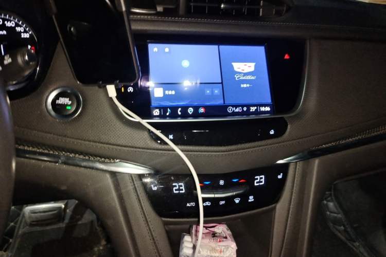 Used Cadillac XT5 2022 2.0T Four-Wheel Drive Luxury Version (Hummingbird Edition) Audio And AC Panel