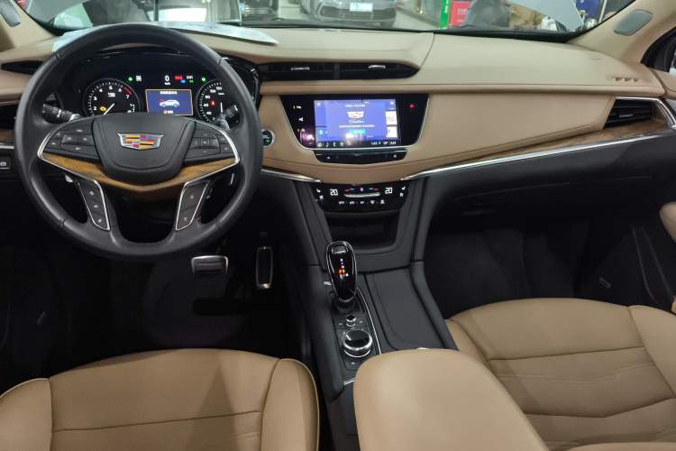 Used Cadillac XT5 2022 2.0T Four-Wheel Drive Platinum Edition Center Console