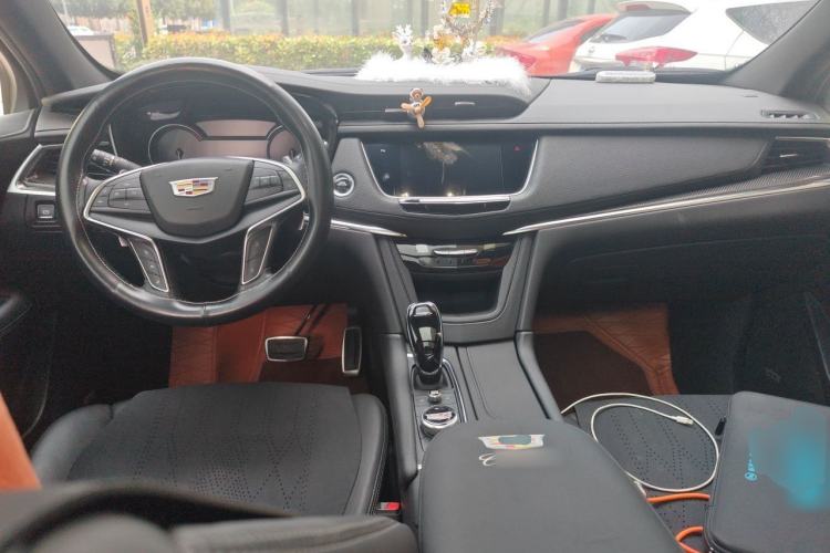 Used Cadillac XT5 2022 2.0T Four-Wheel Drive Luxury Version (Hummingbird Edition) Center Console