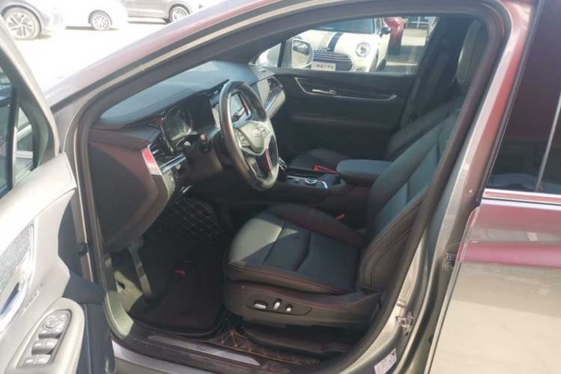 Used Cadillac XT5 2022 2.0T Two-Wheel Drive Luxury Version Driver Seat