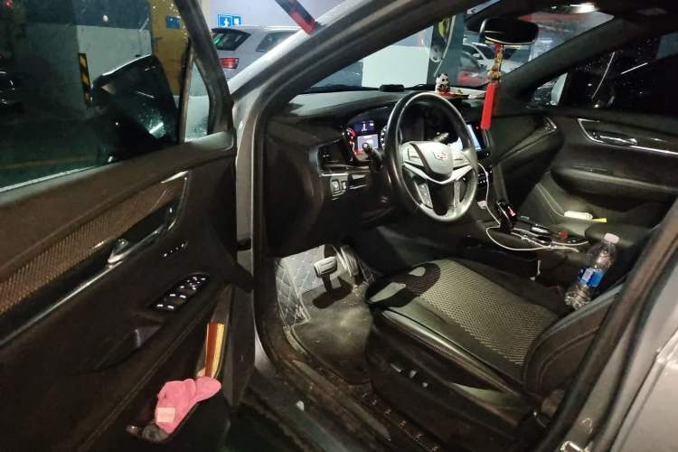Used Cadillac XT5 2022 2.0T Four-Wheel Drive Luxury Version (Hummingbird Edition) Driver Seat