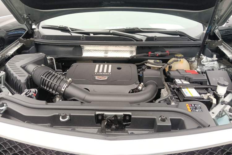 Used Cadillac XT5 2022 2.0T Four-Wheel Drive Luxury Version (Hummingbird Edition) Engine Bay
