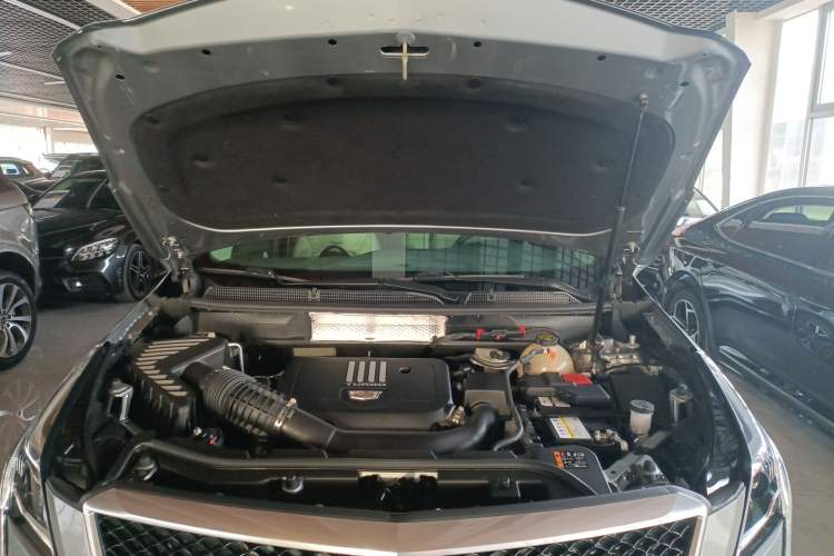 Used Cadillac XT5 2022 2.0T Four-Wheel Drive Luxury Version (Hummingbird Edition) Engine Bay
